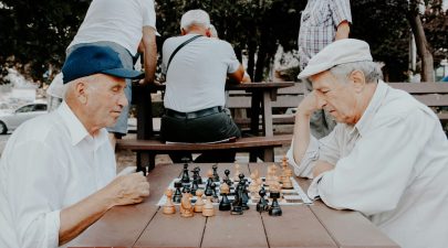 Waarom de tijd trager lijkt te gaan als we ouder worden