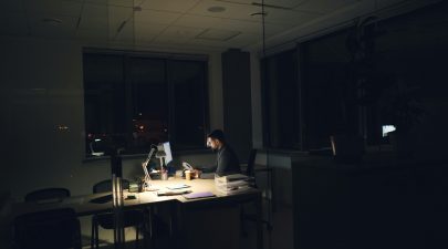 De impact van daglichtverkorting op kantoorproductiviteit