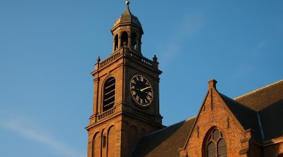 De geschiedenis van de Nederlandse klok: van kerkklokken tot atoomtijd
